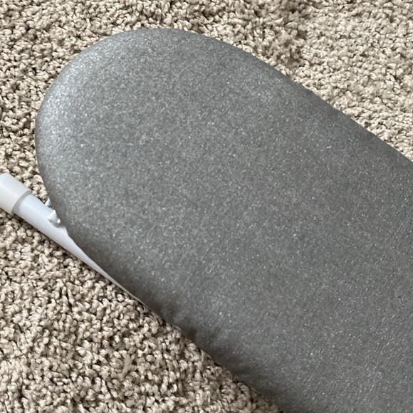 Mini grey and white ironing board - Picture 4 of 15